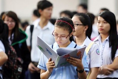 Bài văn đạt điểm 10 của học sinh trường THPT Chuyên Nguyễn Huệ gây sốt mạng xã hội