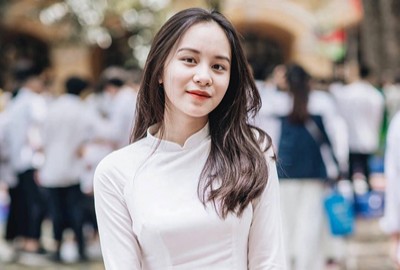 Nữ sinh Phan Đình Phùng mặc áo dài xinh đẹp được dân mạng tìm kiếm